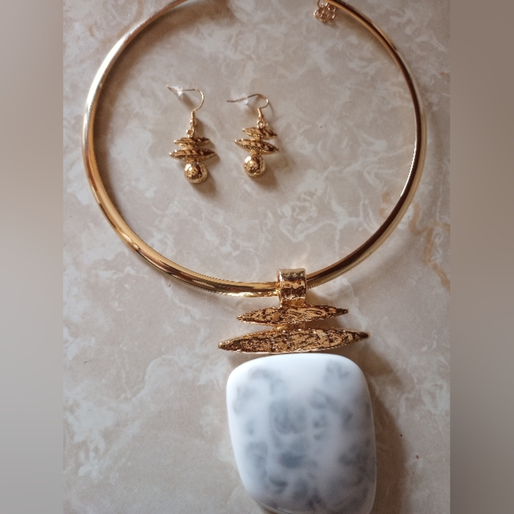 Jewelry - Picture 5 of 5